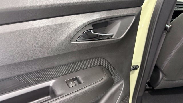 New 2027 Chevrolet Bolt LT w/ Comfort Package FWD image 17