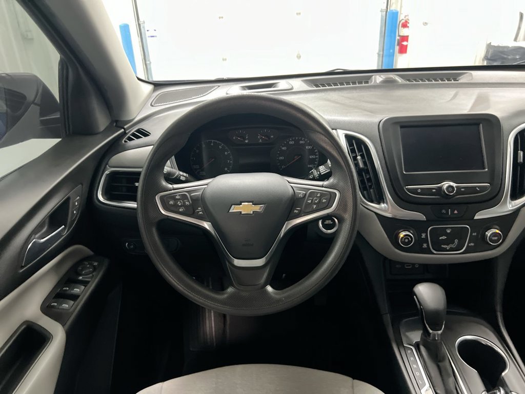 Used 2022 Chevrolet Equinox LS FWD image 11