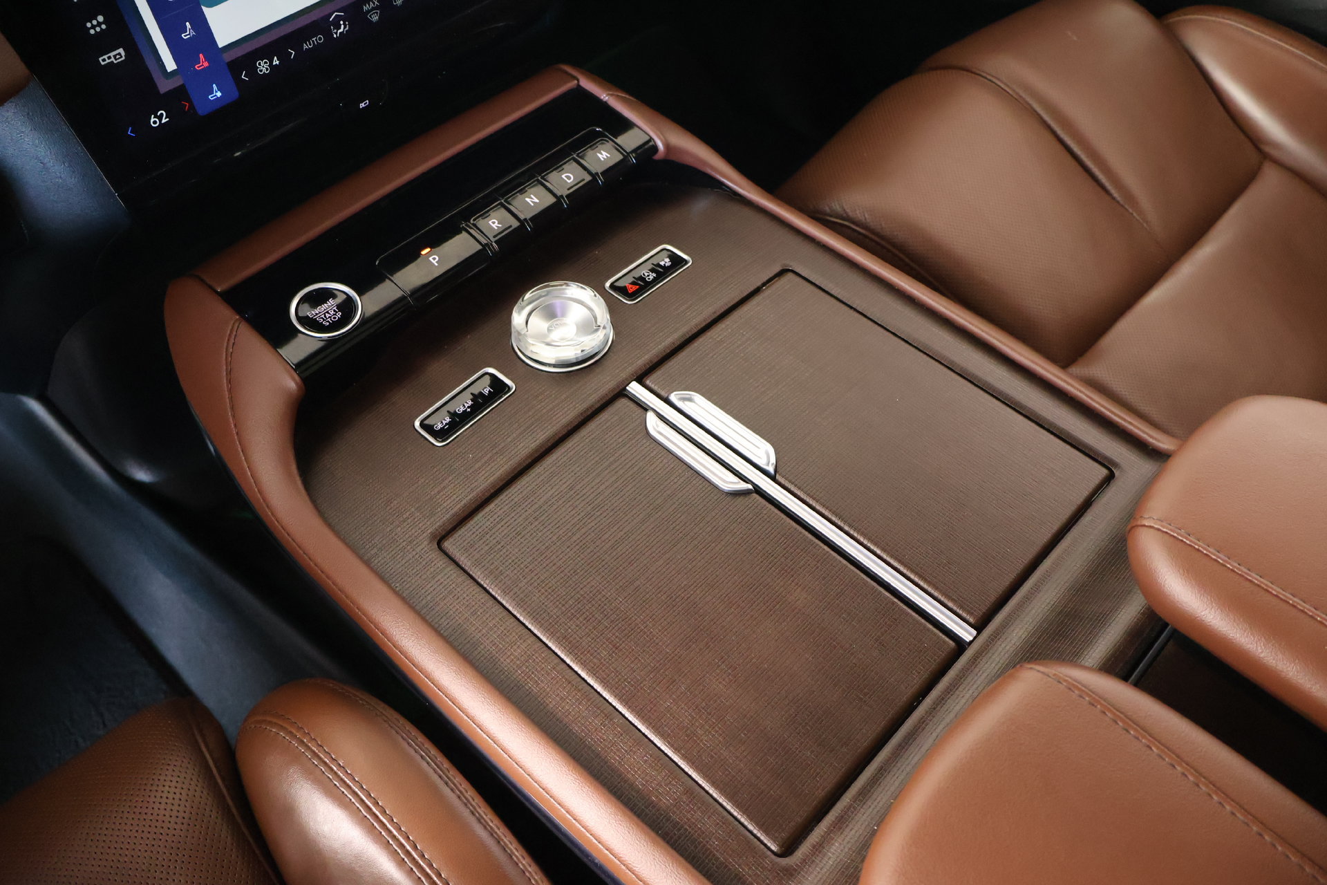 Certified 2025 Lincoln Navigator Reserve AWD/4WD image 8