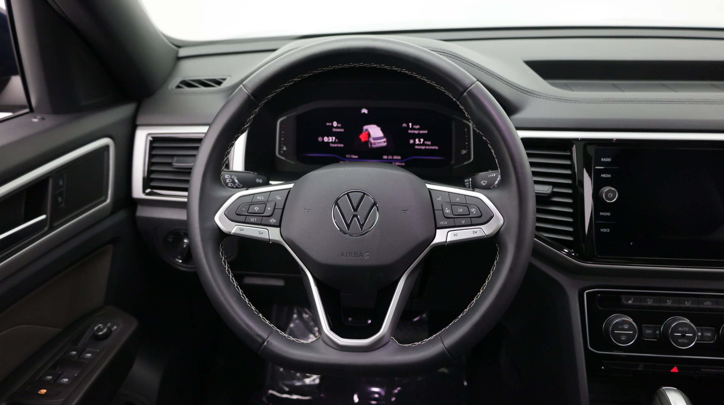 Used 2023 Volkswagen Atlas Cross Sport SE w/ Panoramic Sunroof Package FWD image 26