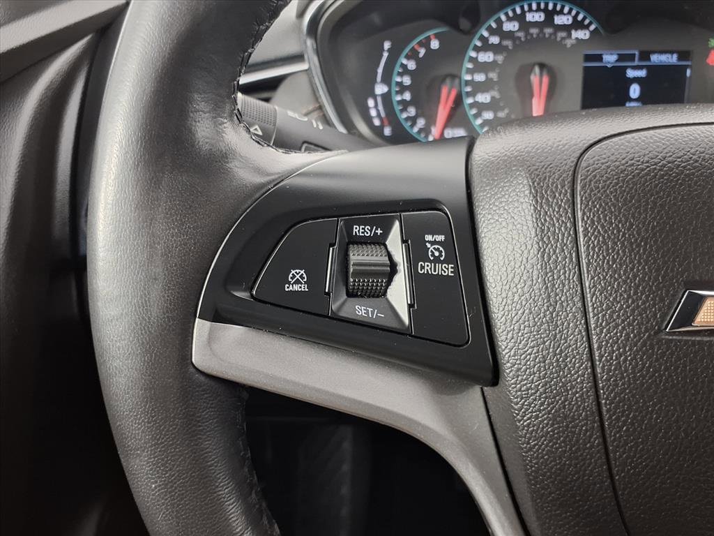 Used 2020 Chevrolet Trax LT w/ LT Convenience Package image 9