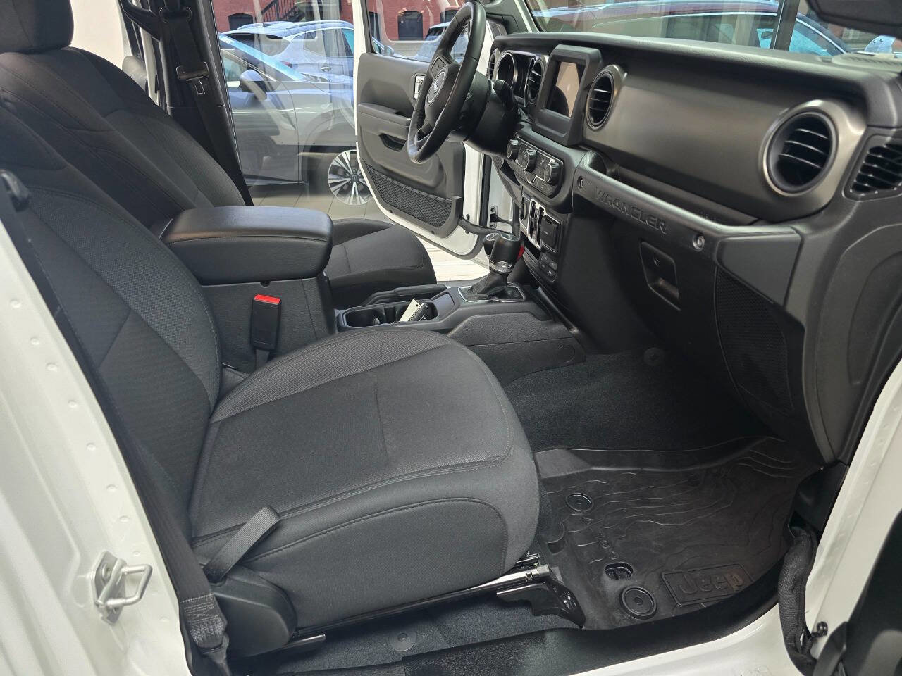 Used 2022 Jeep Wrangler Unlimited Sport image 27