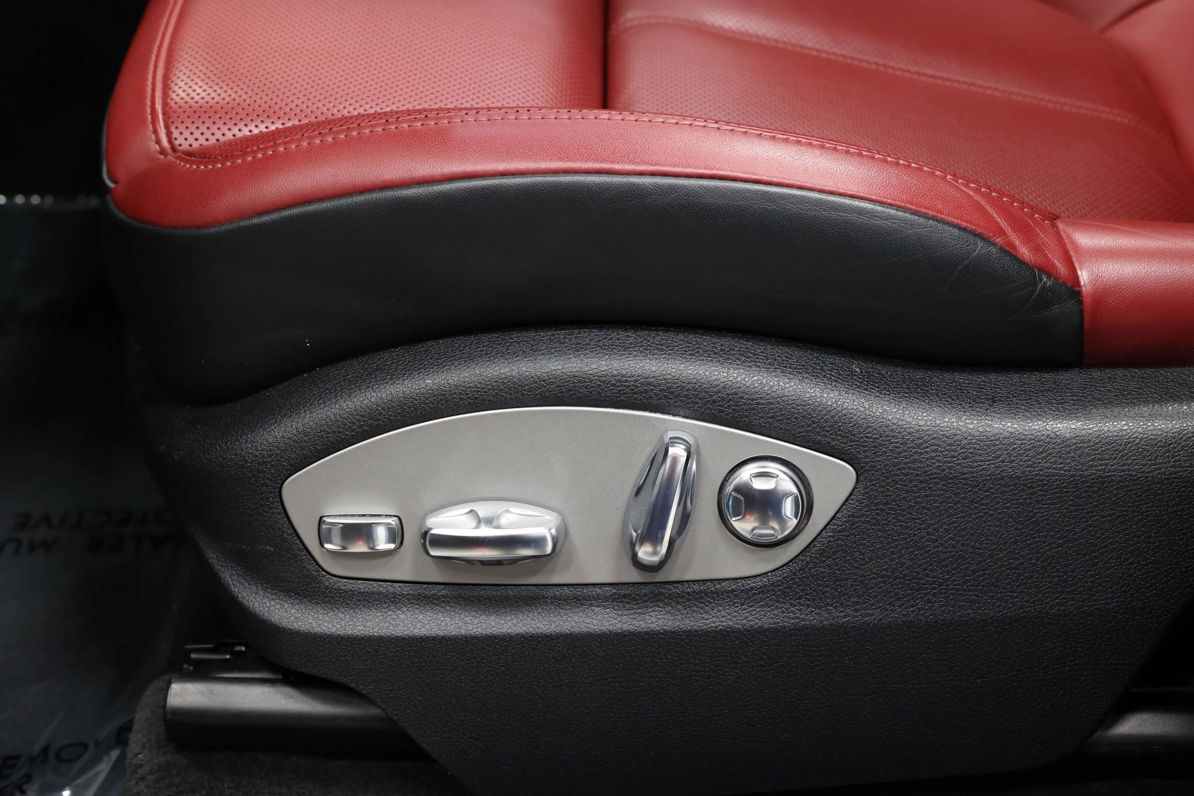 Used 2022 Porsche Macan image 13