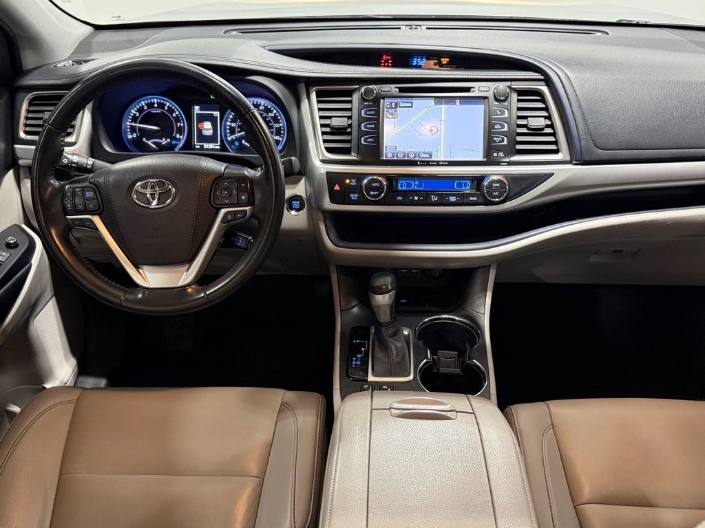 Used 2019 Toyota Highlander XLE image 13