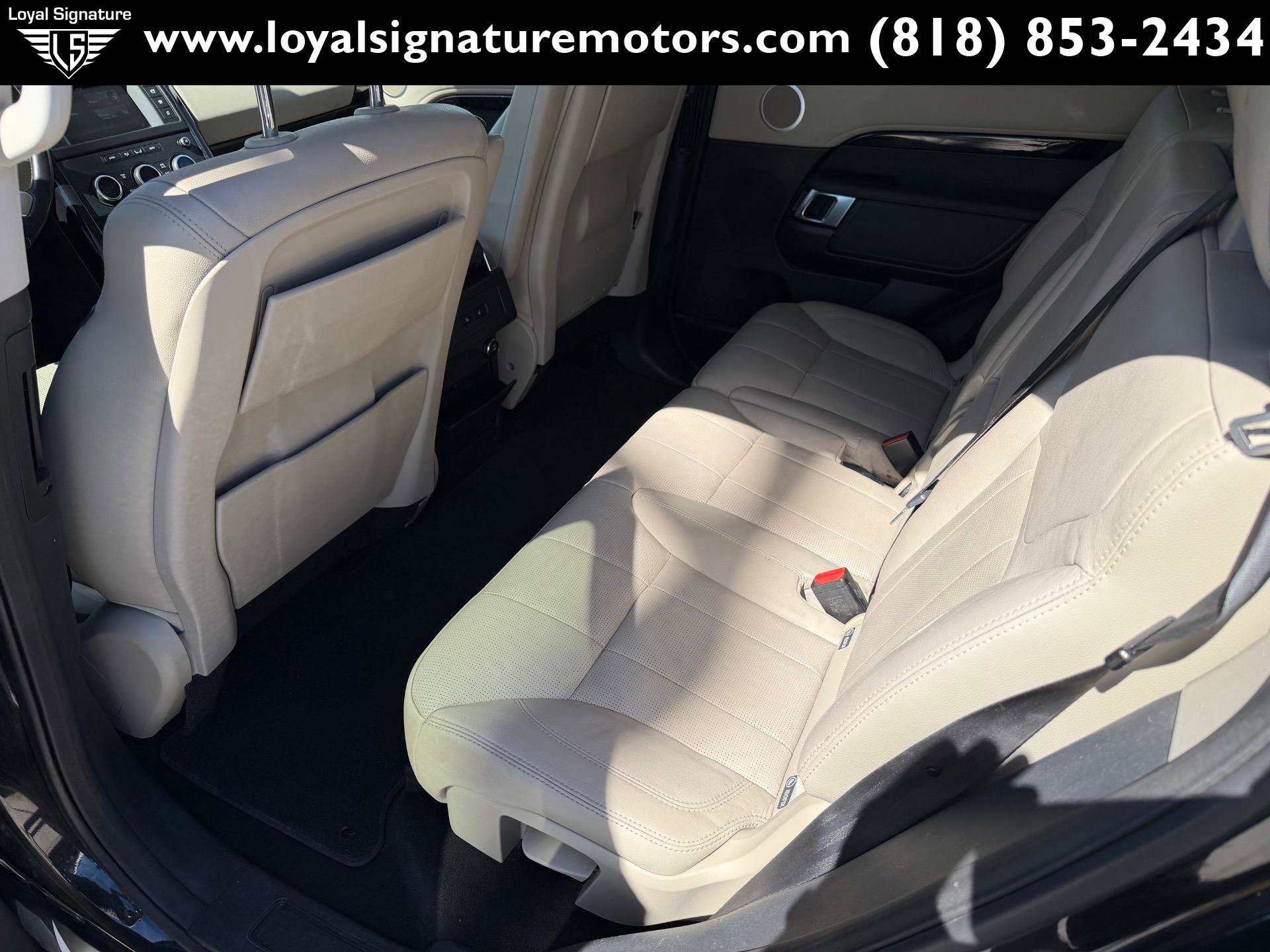 Used 2017 Land Rover Discovery SE image 16