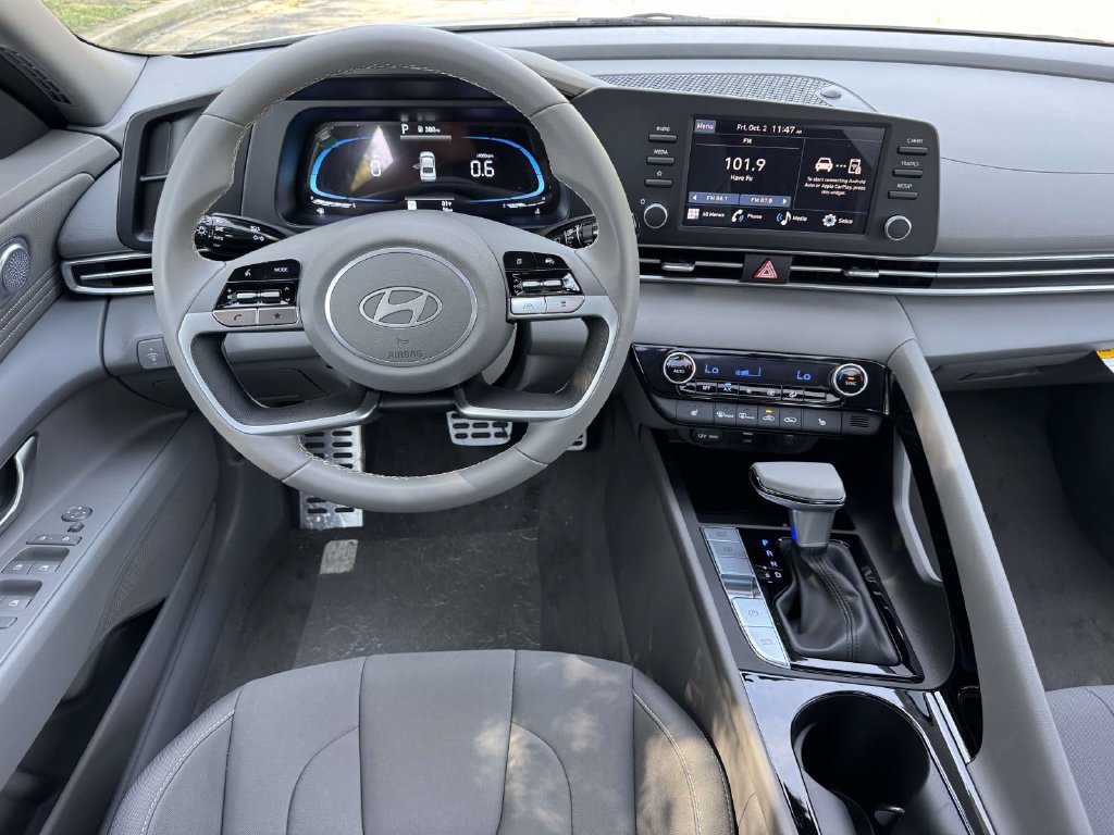 New 2026 Hyundai Elantra SEL Sport Premium FWD image 18