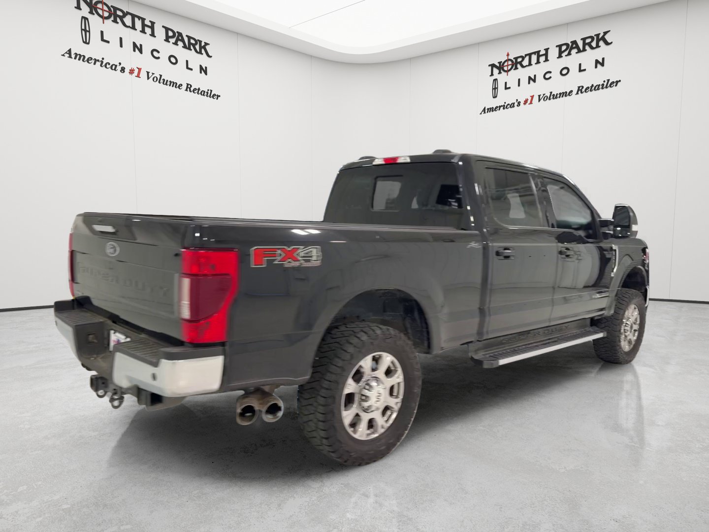 Used 2021 Ford F250 Lariat w/ FX4 Off-Road Package AWD/4WD image 5