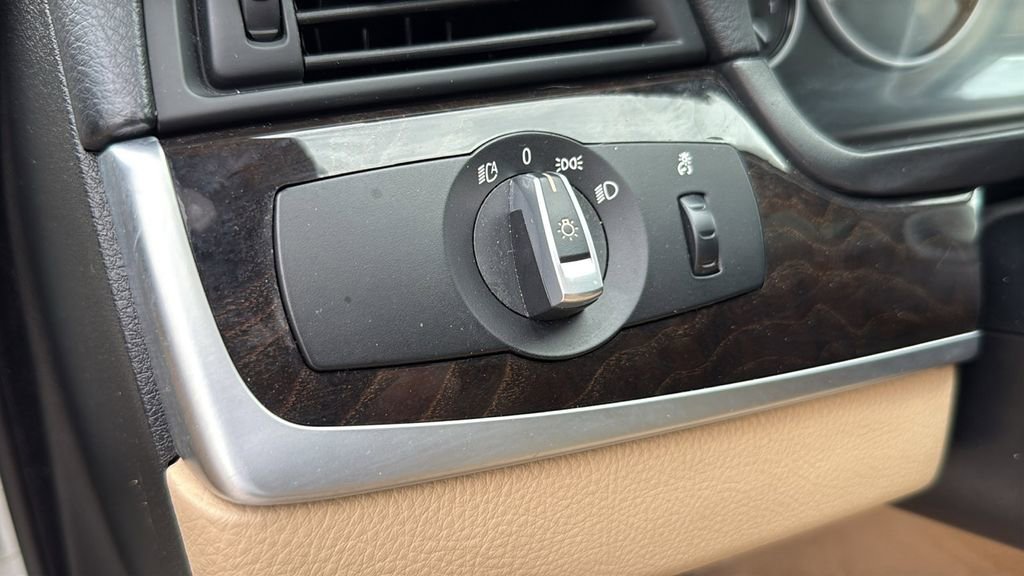 Used 2014 BMW 528i Sedan image 37