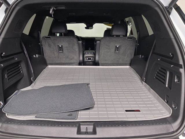 Certified 2026 GMC Acadia Elevation w/ Elevation Premium Package AWD/4WD image 13