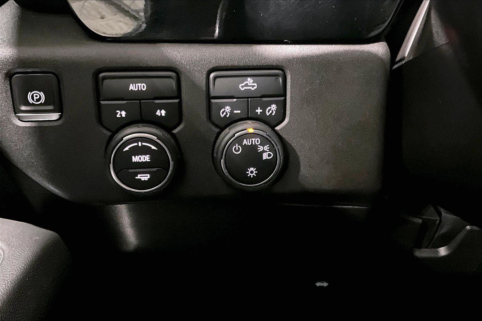 Used 2022 Chevrolet Silverado 1500 LT w/ Protection Package image 33