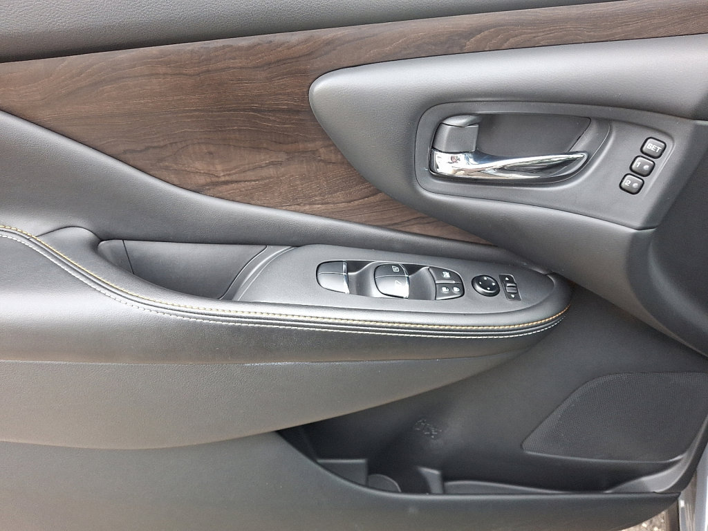 Used 2021 Nissan Murano Platinum w/ Cargo Package image 23