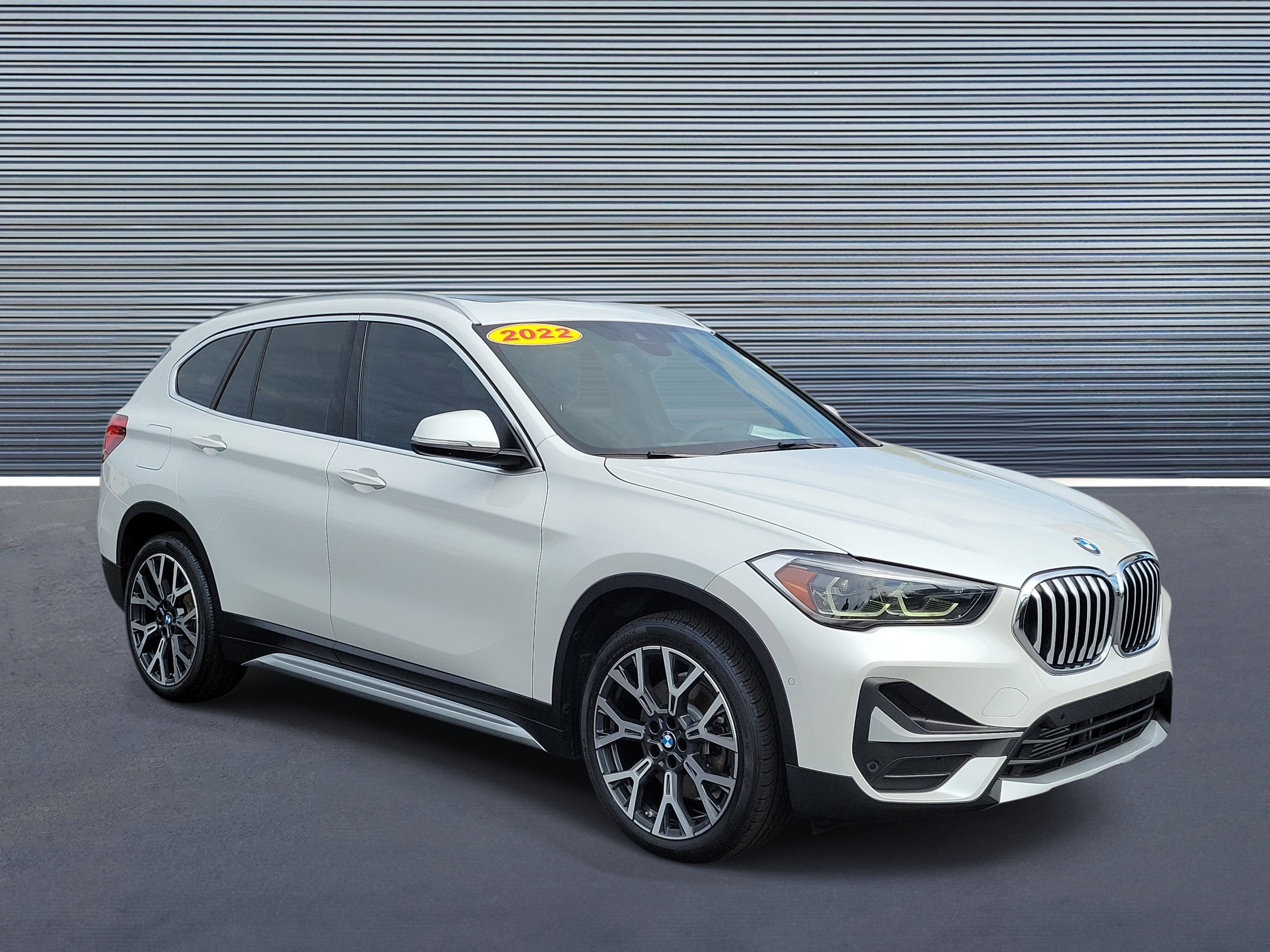 Used 2022 BMW X1 xDrive28i w/ Premium Package AWD/4WD image 2