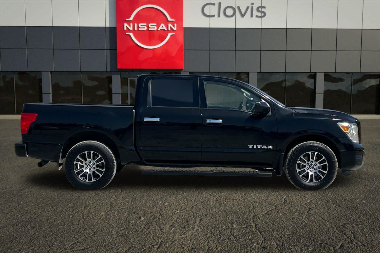 Used 2021 Nissan Titan SV w/ SV Convenience Package AWD/4WD image 11