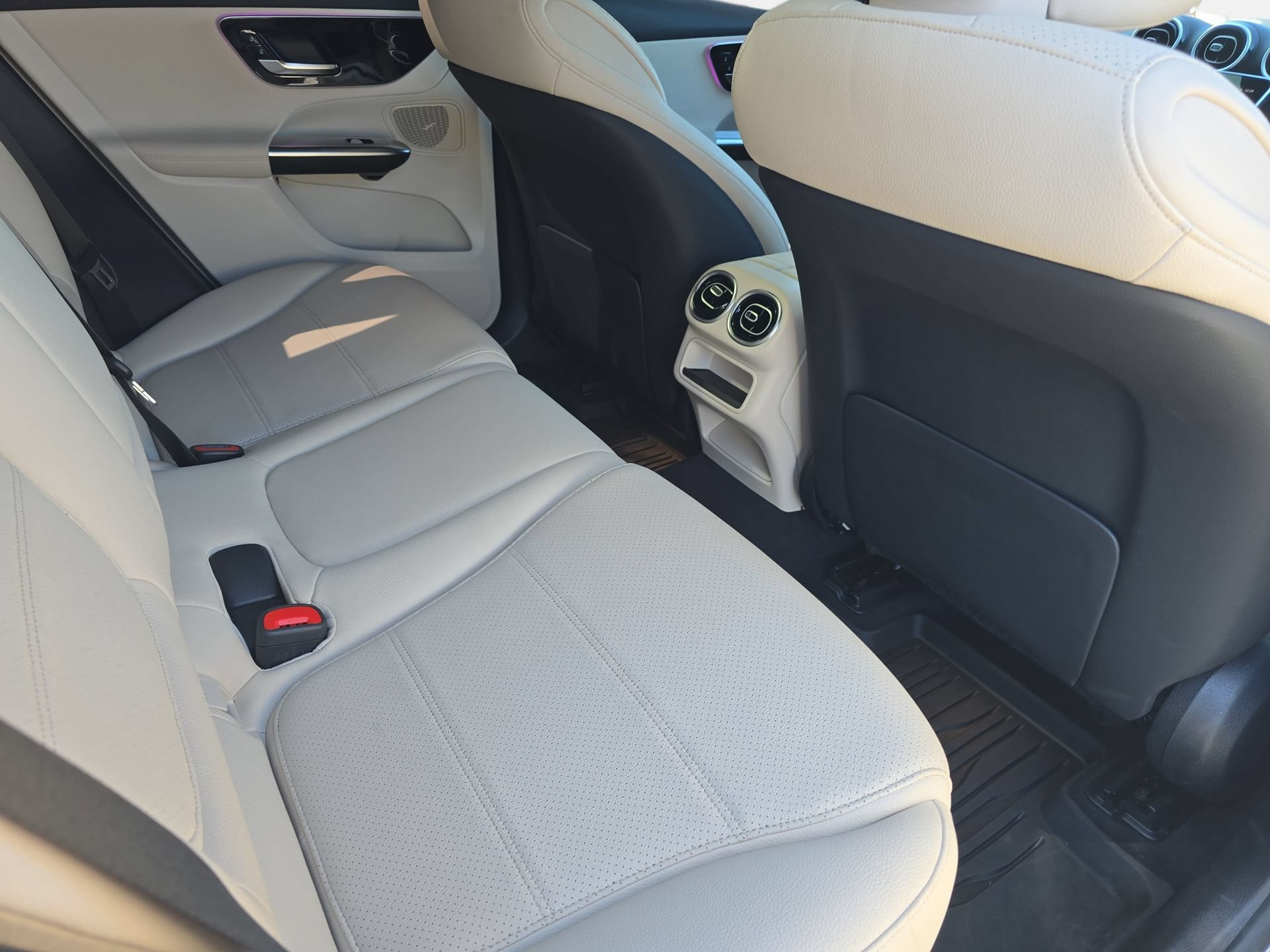 Certified 2026 Mercedes-Benz GLC 300 4MATIC image 11