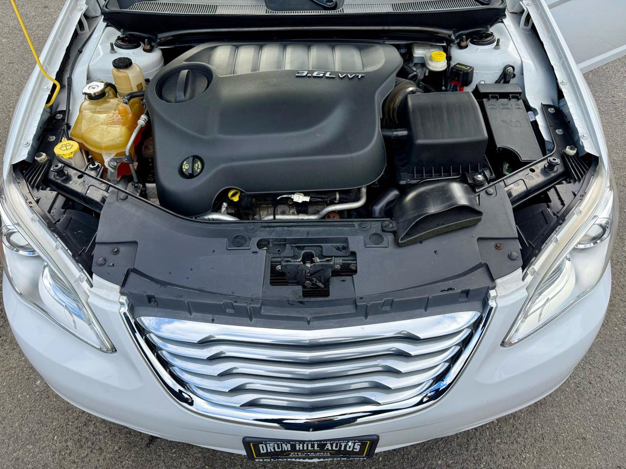 Used 2011 Chrysler 200 Limited FWD image 16