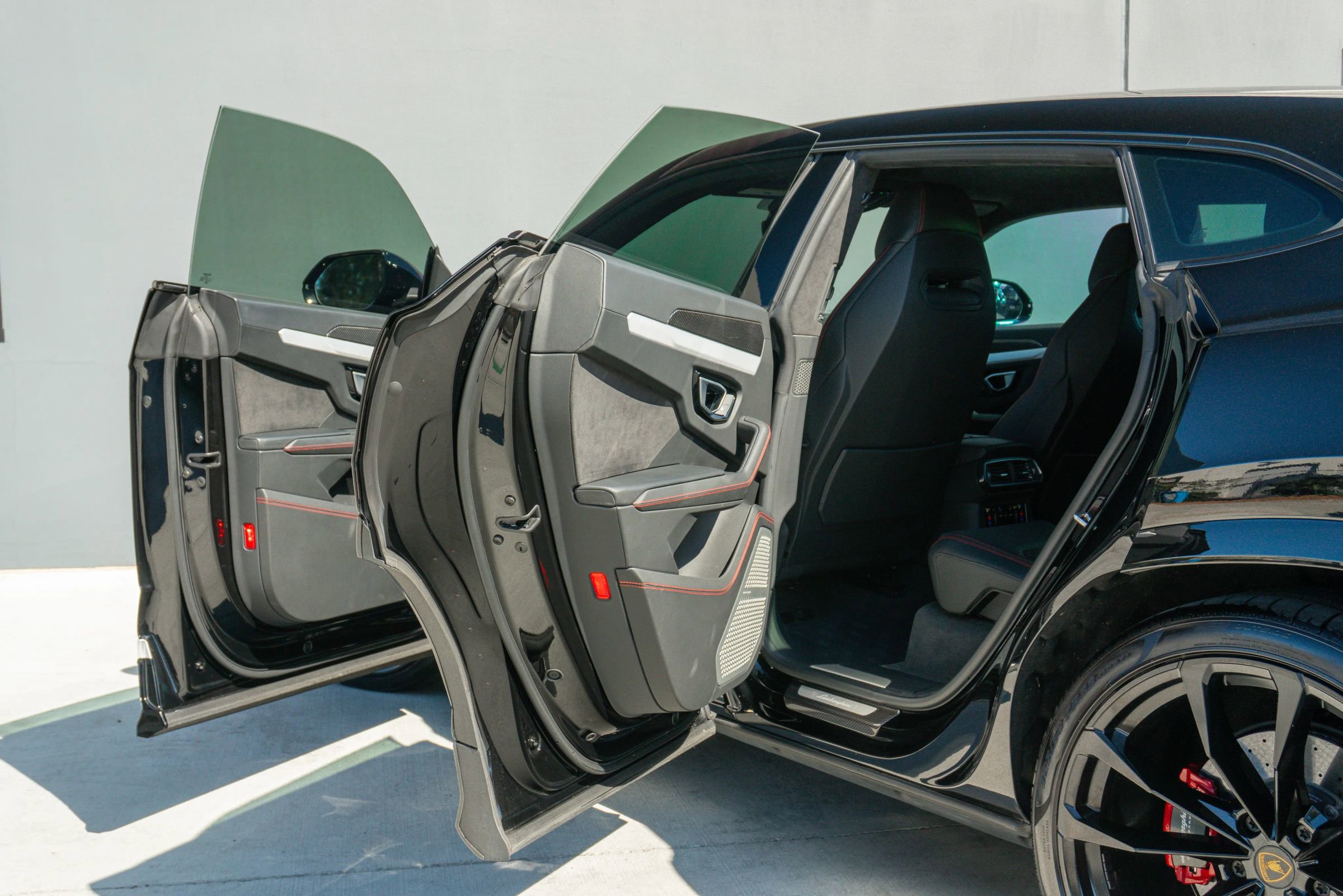 Used 2020 Lamborghini Urus image 72