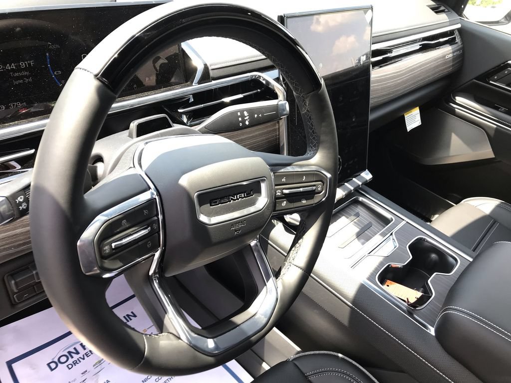 Used 2025 GMC Sierra EV Denali AWD/4WD image 14