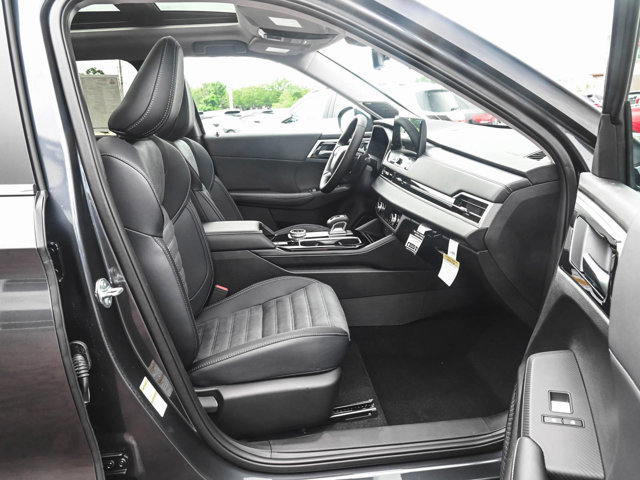 New 2025 Mitsubishi Outlander SE image 32