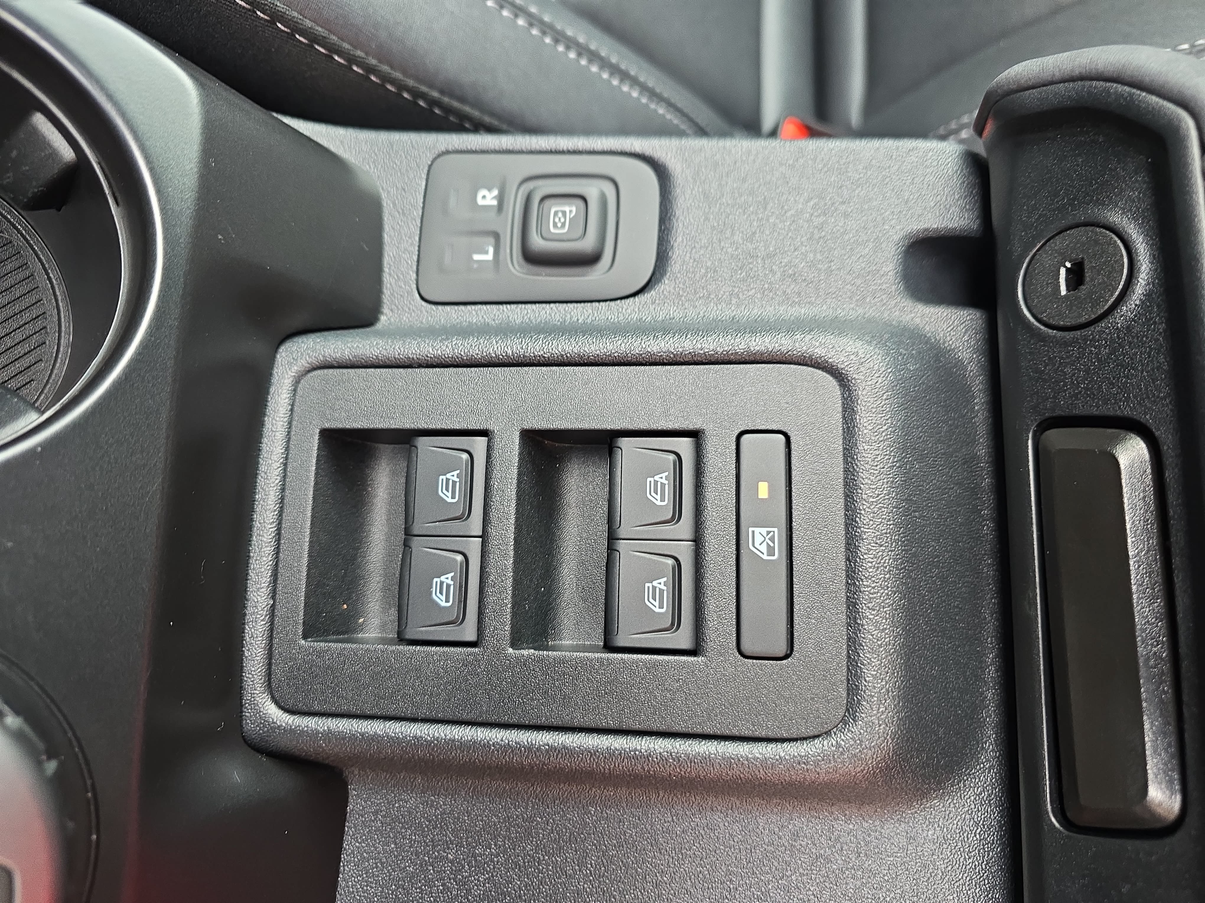 Used 2025 Ford Bronco Badlands AWD/4WD image 27