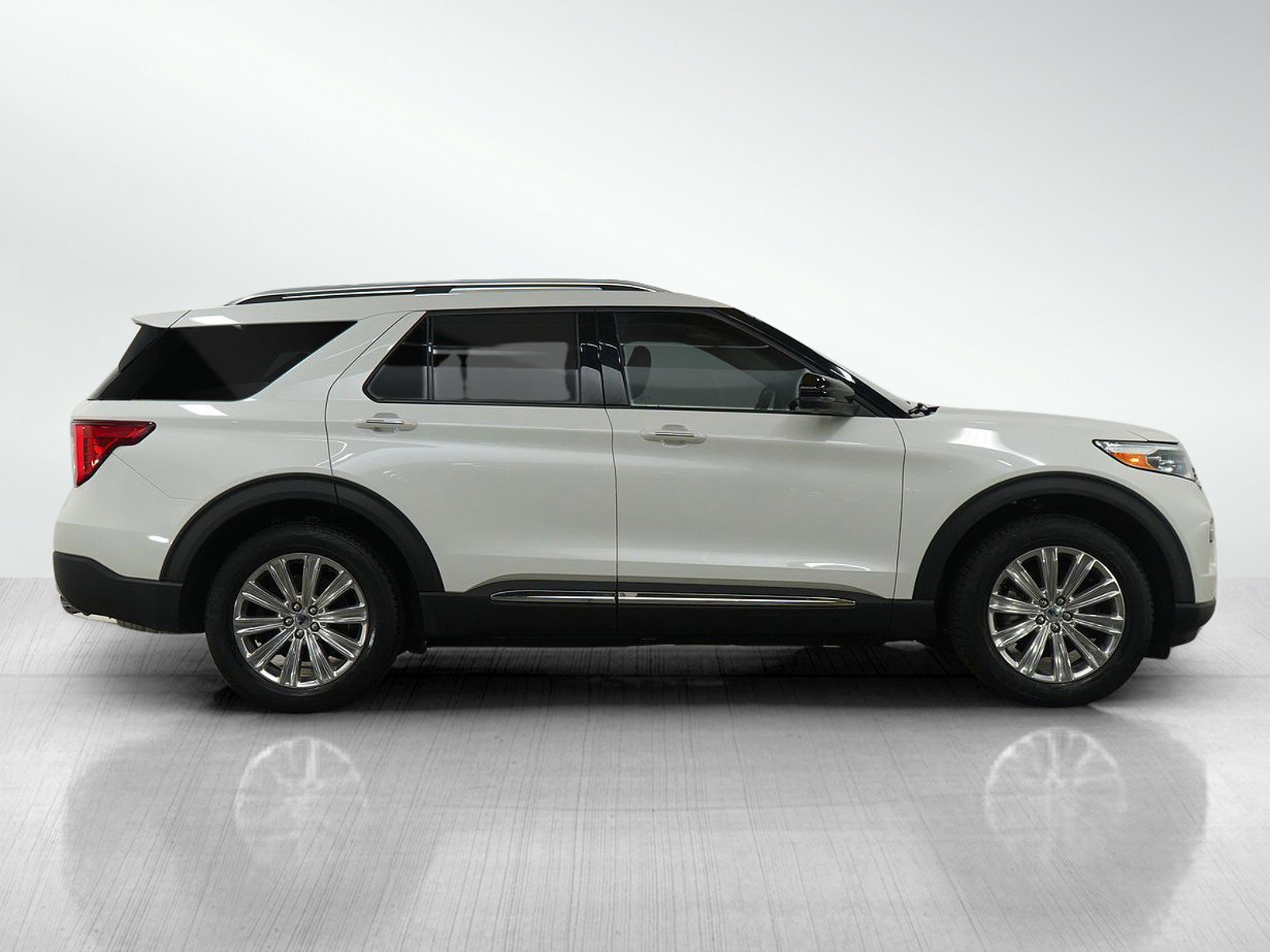 Used 2021 Ford Explorer Limited image 6