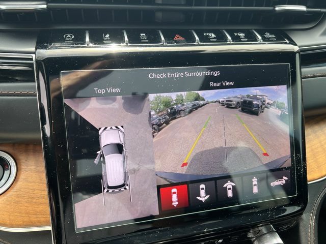 Used 2022 Jeep Grand Cherokee Summit AWD/4WD image 36