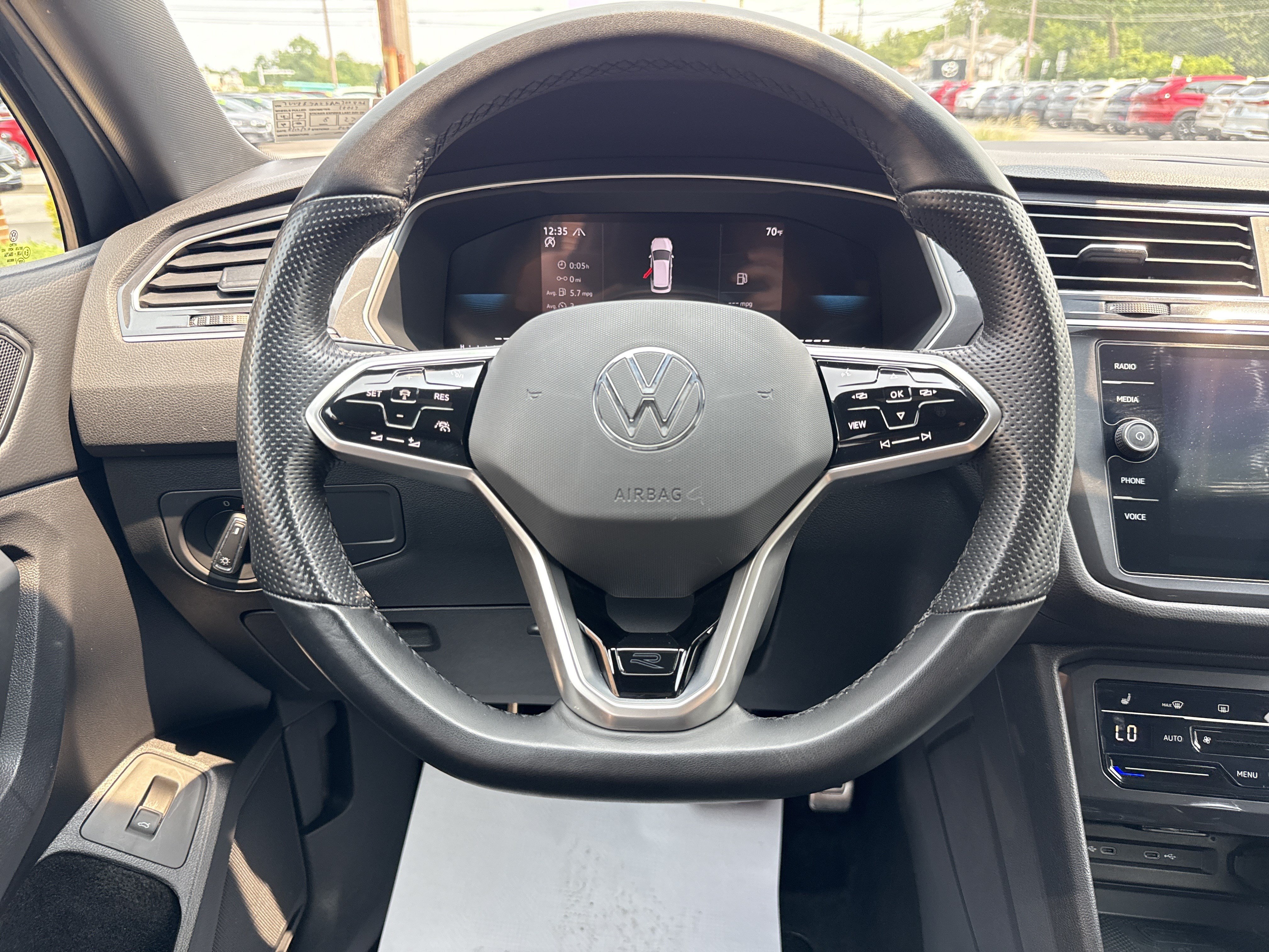 Used 2024 Volkswagen Tiguan SE R-Line AWD/4WD image 17