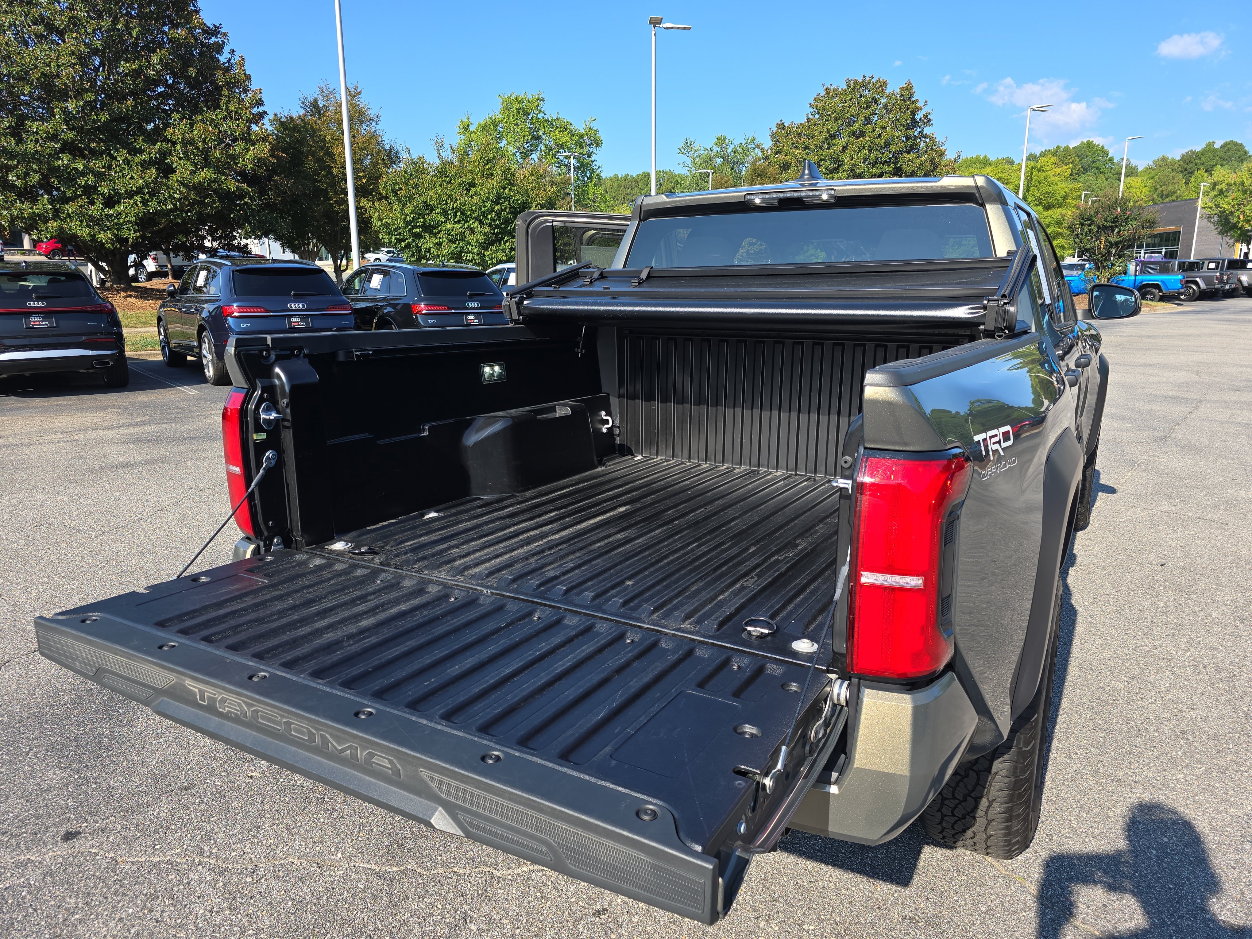 Used 2025 Toyota Tacoma TRD Off-Road AWD/4WD image 12