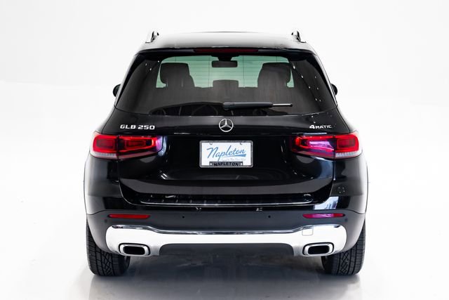 Used 2023 Mercedes-Benz GLB 250 4MATIC w/ Premium Package image 27