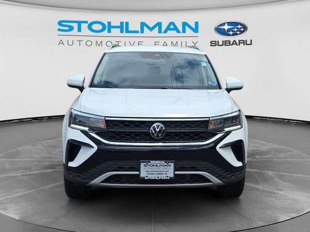 Certified 2024 Volkswagen Taos SE AWD/4WD image 2