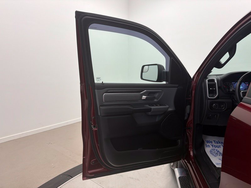 Used 2022 RAM 1500 Big Horn AWD/4WD image 15