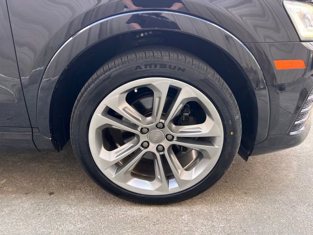 Used 2016 Audi Q3 2.0T Prestige w/ Prestige Package image 37