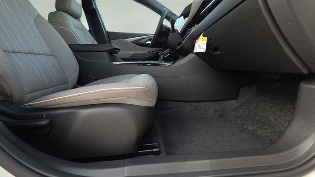 New 2026 Buick Envista Avenir image 16