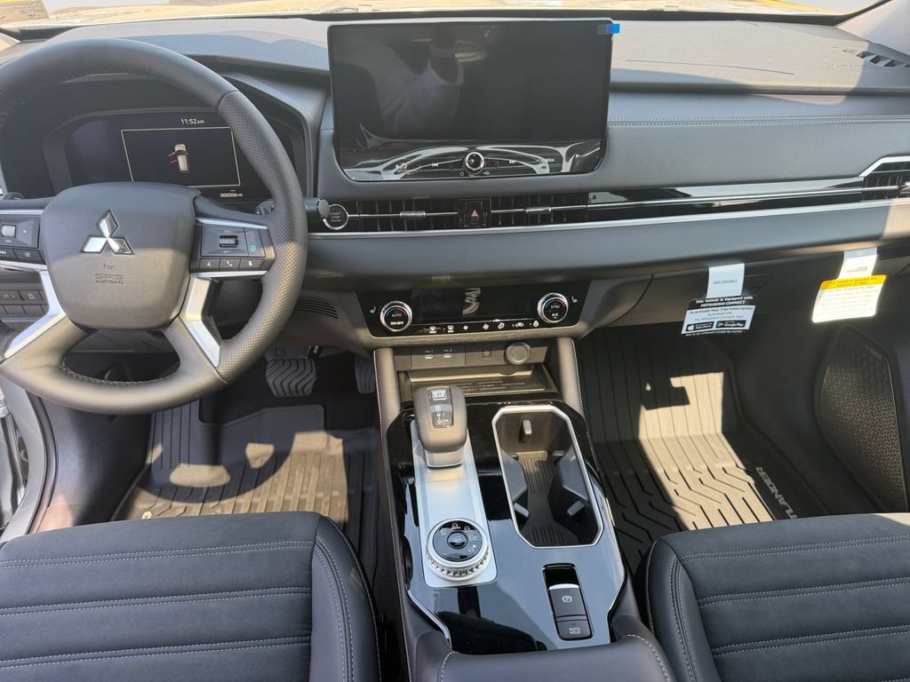New 2026 Mitsubishi Outlander SE FWD image 11