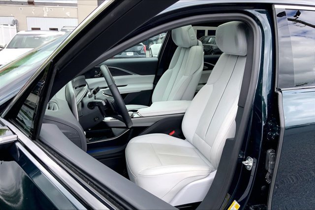 Used 2024 Cadillac Lyriq Luxury AWD/4WD image 25