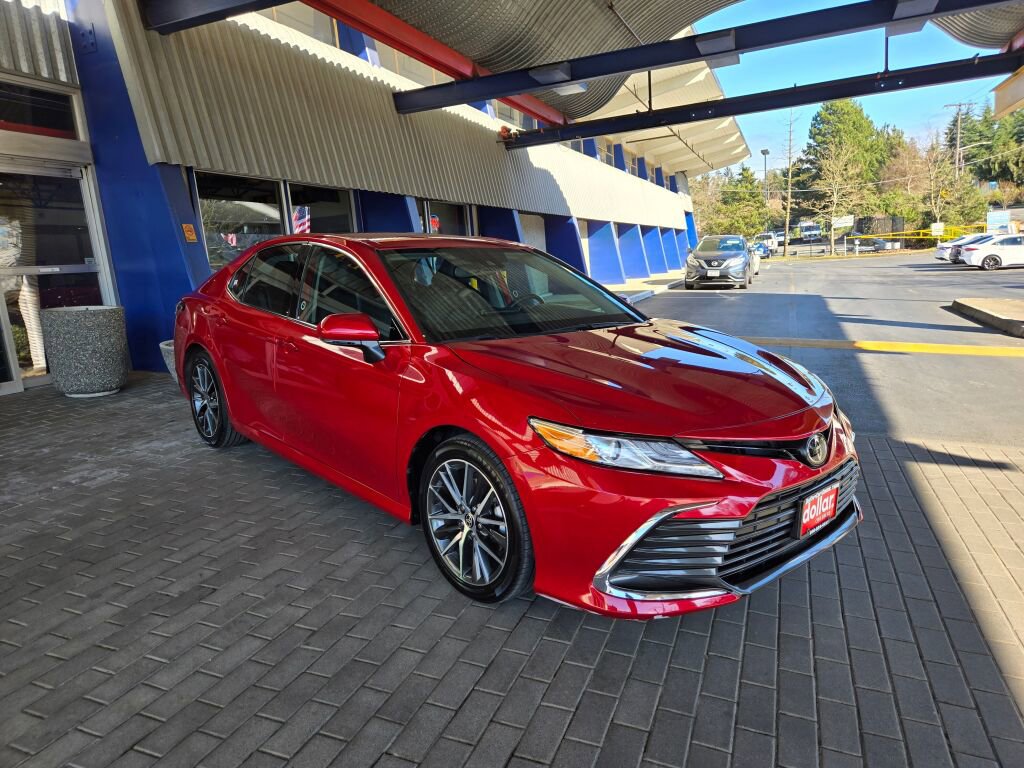 Used 2023 Toyota Camry XLE w/ Cold Weather Package FWD image 3