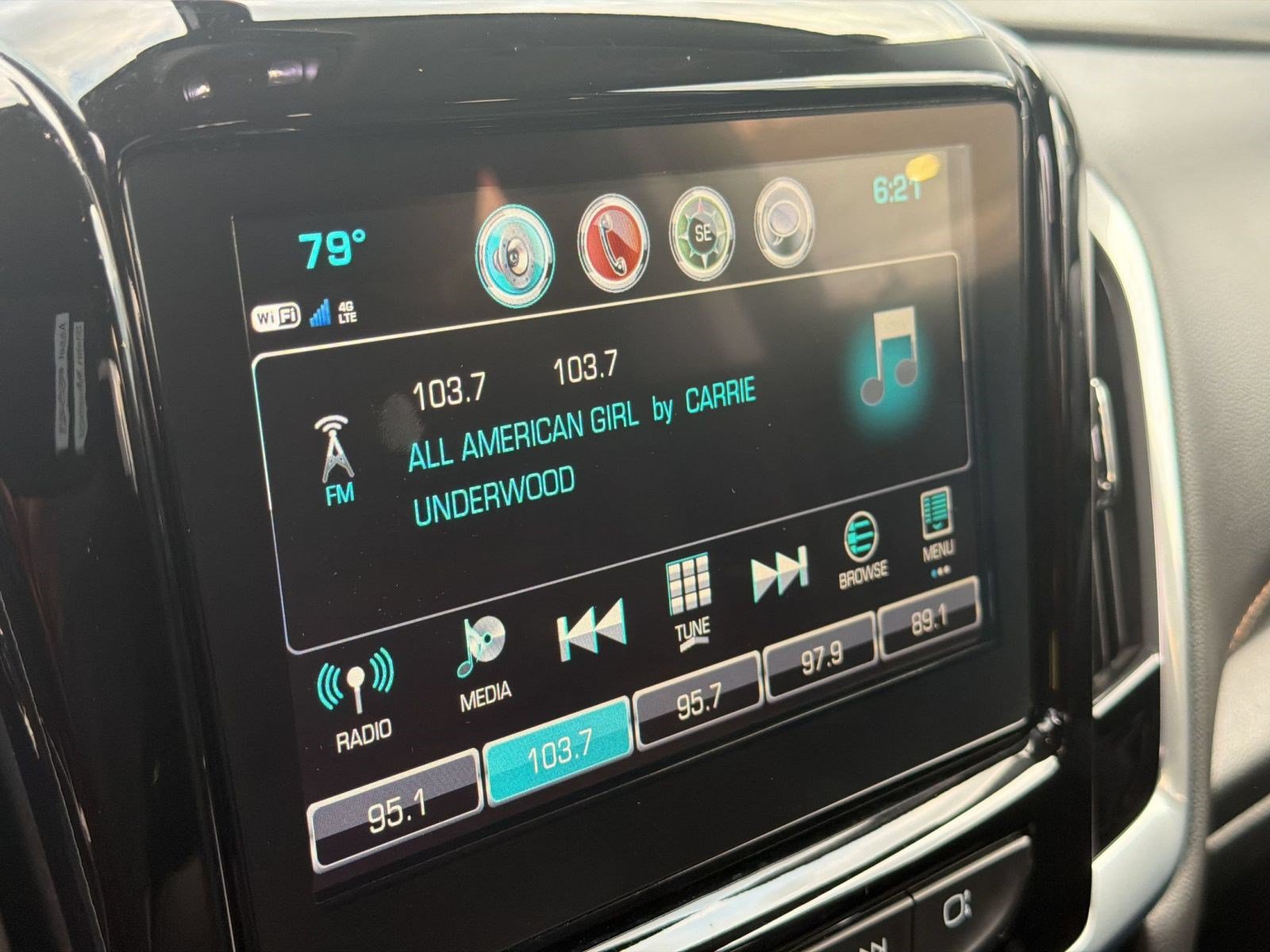 Used 2019 Chevrolet Traverse LT FWD image 17
