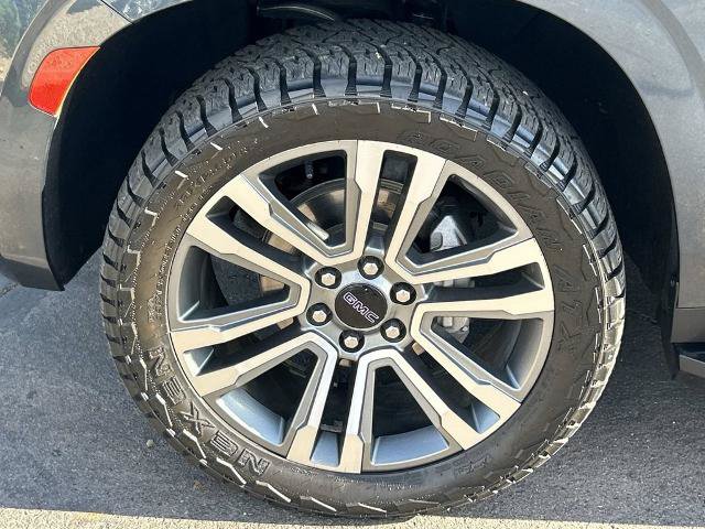 Used 2021 GMC Yukon AT4 w/ Technology Package AWD/4WD image 29