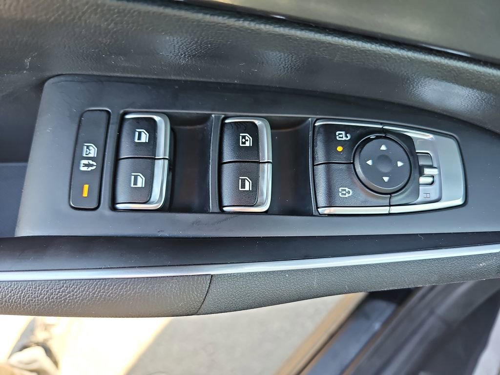 Used 2024 Kia Sorento S image 32