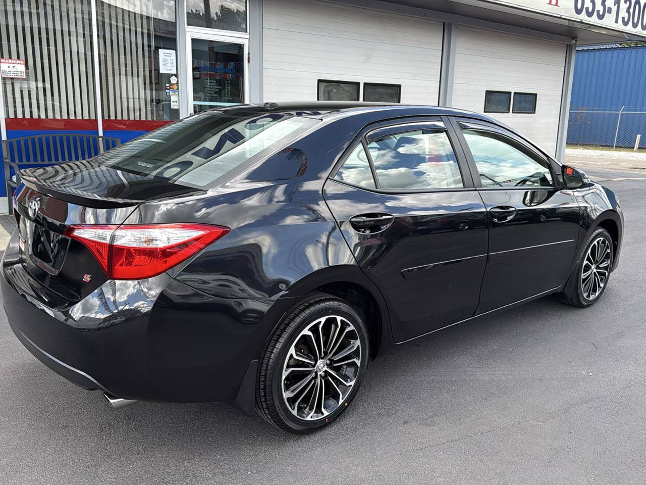 Used 2015 Toyota Corolla S Premium FWD image 3