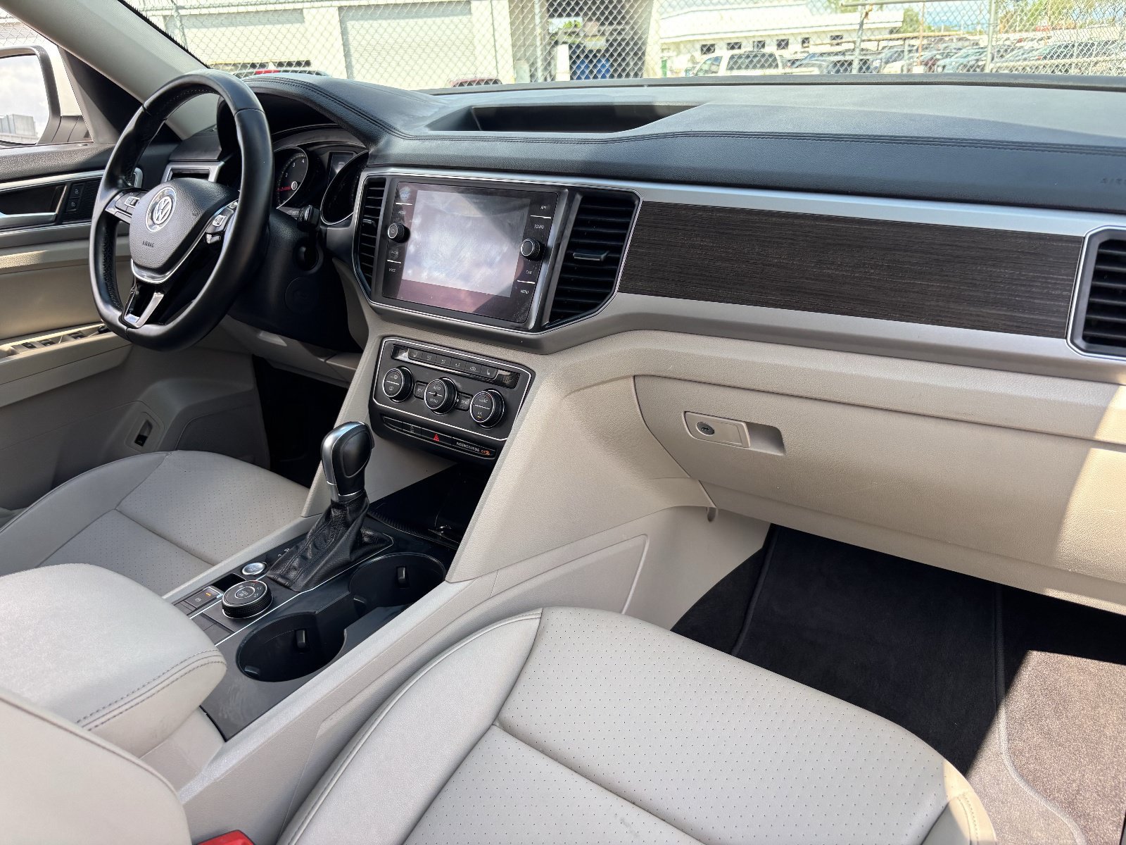 Used 2018 Volkswagen Atlas SE AWD/4WD image 13