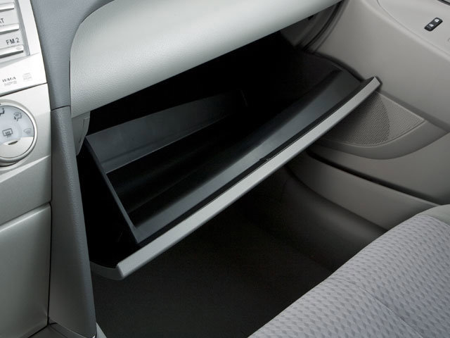 Used 2010 Toyota Camry LE FWD image 16