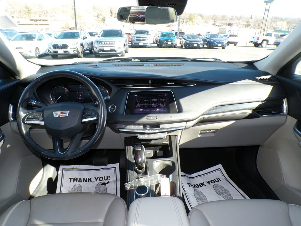 Used 2020 Cadillac XT4 Premium Luxury w/ Cold Weather Package image 11