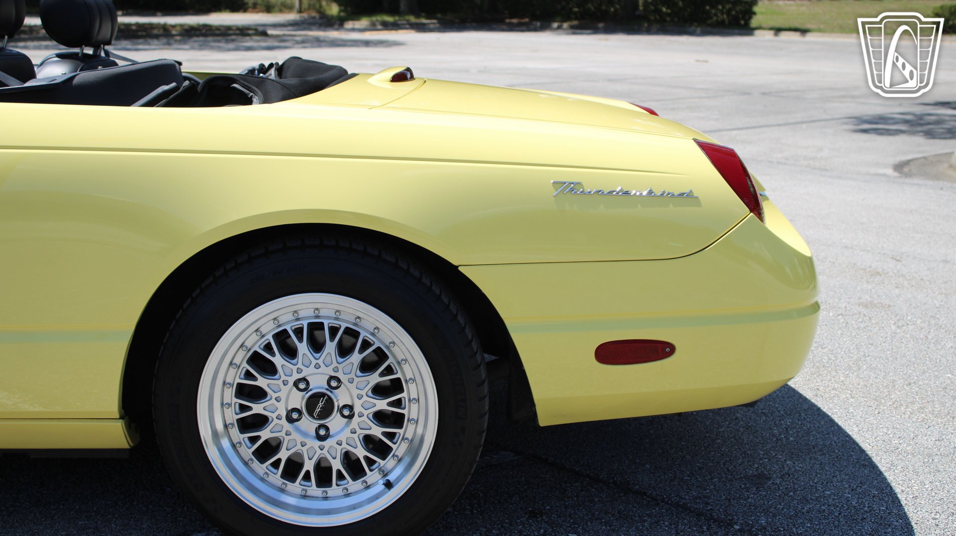 Used 2002 Ford Thunderbird RWD image 30