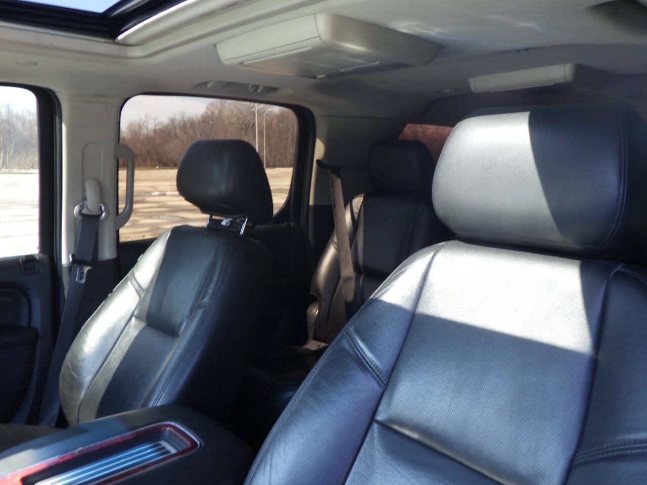 Used 2012 Cadillac Escalade ESV Premium AWD/4WD image 11