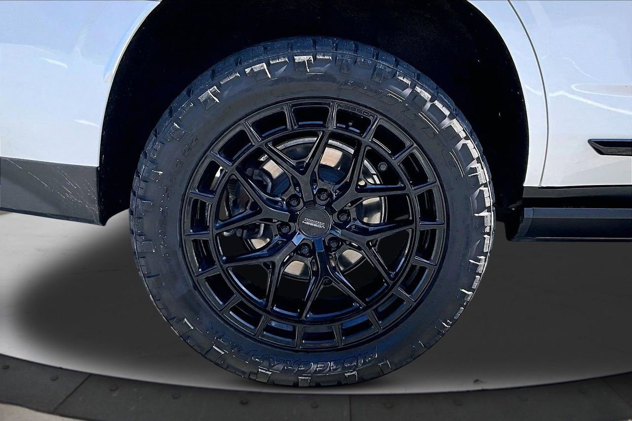 Used 2023 GMC Yukon Denali Ultimate image 38