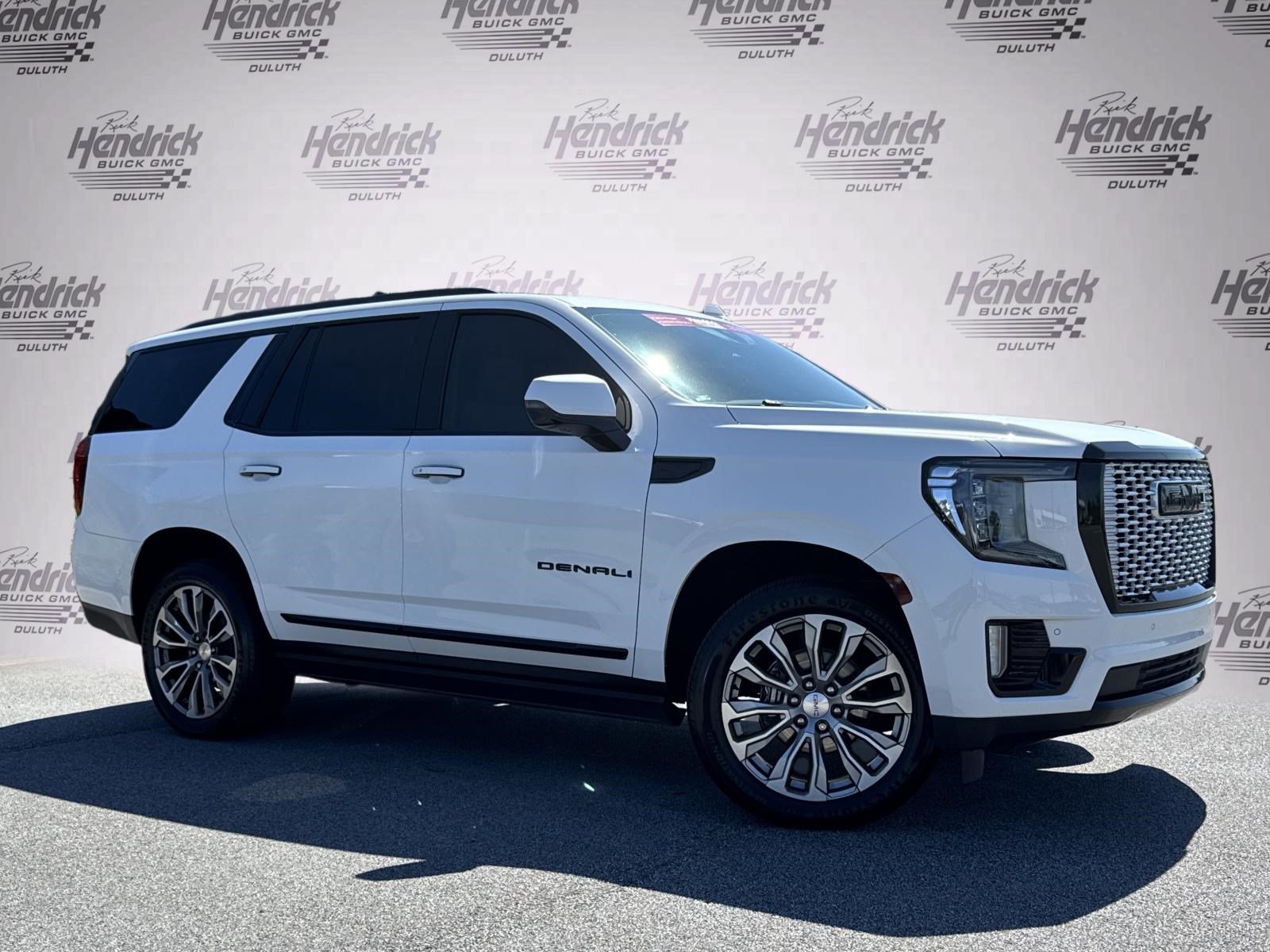 Used 2021 GMC Yukon Denali w/ Denali Premium Package AWD/4WD image 2