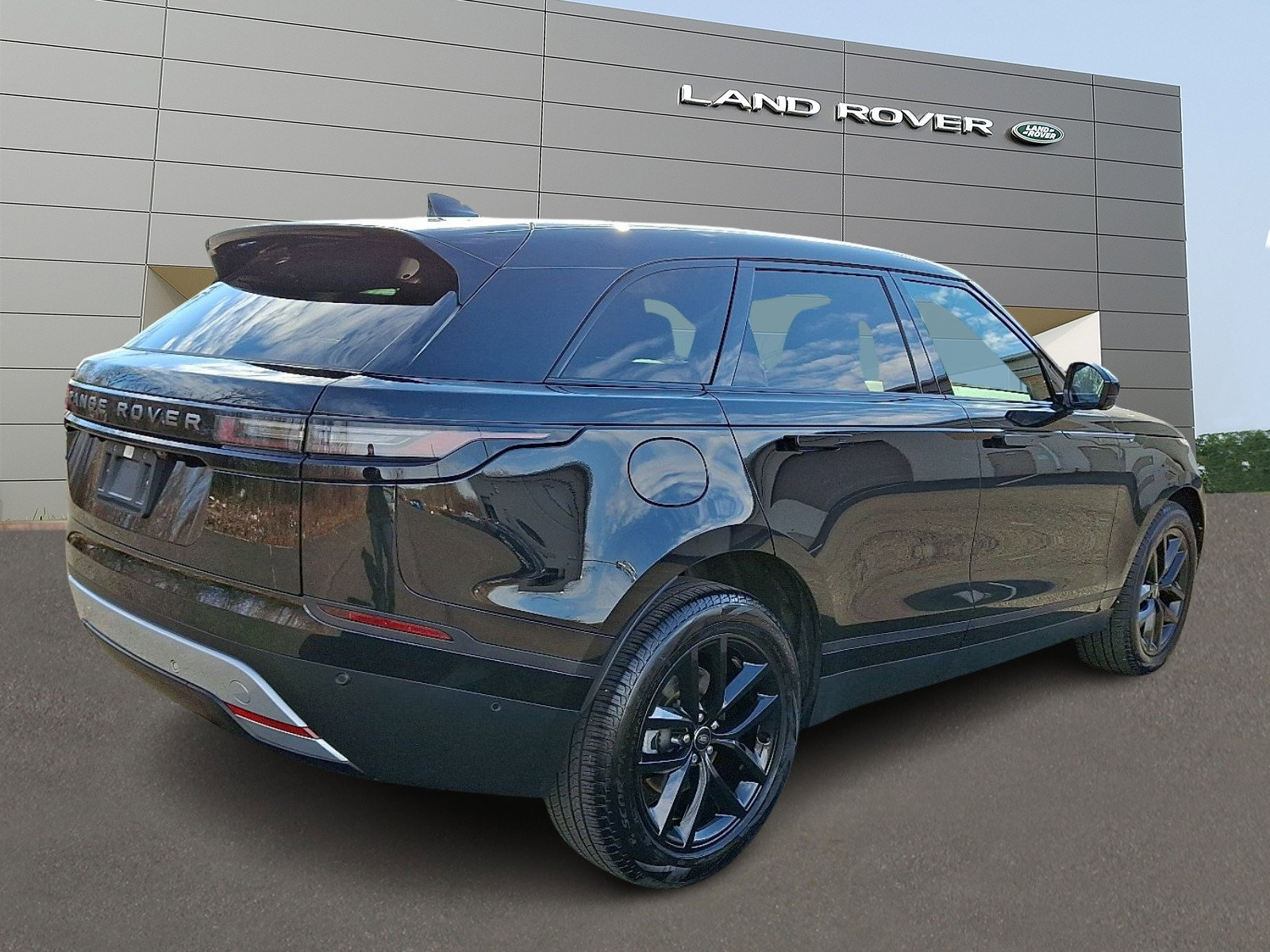 Used 2026 Land Rover Range Rover Velar S AWD/4WD image 2