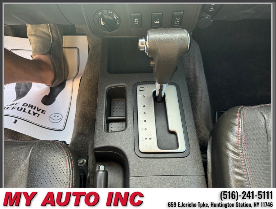 Used 2012 Nissan Xterra PRO-4X w/ Pro-4x Leather Pkg AWD/4WD image 17