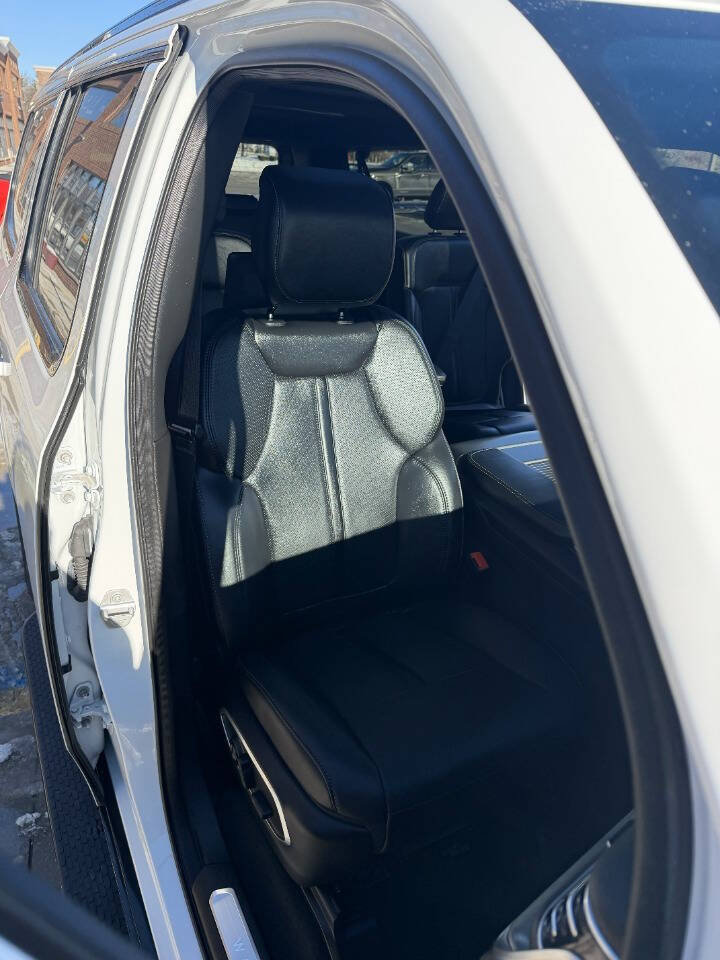 Used 2024 Jeep Wagoneer L Series II w/ Convenience Group I image 30