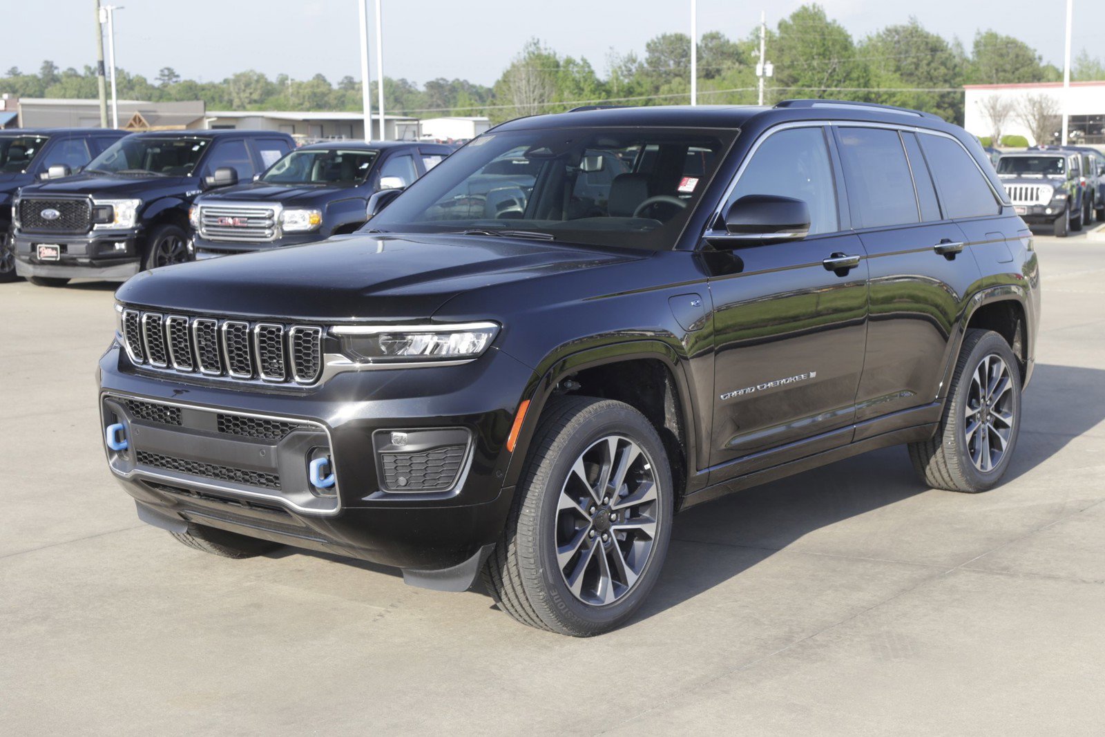 New 2022 Jeep Grand Cherokee Overland w/ Luxury Tech Group IV image 7